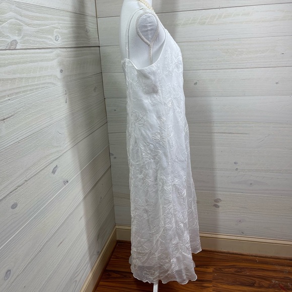 R & M Richards White Embroidered Floral Maxi Dress 16 FREE SHIP - Picture 4 of 4